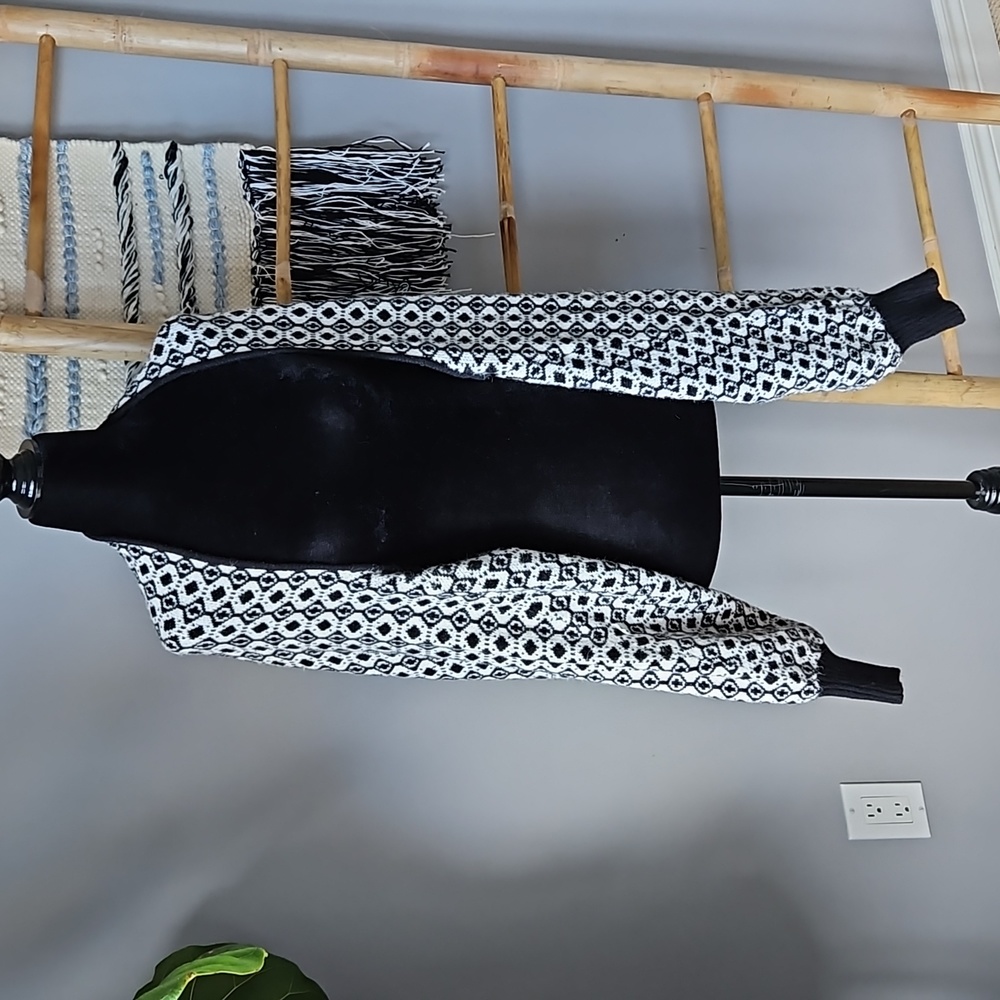 Maeve Black and White Patterned Shrug